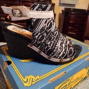 Sbicca wedge sandals size 7